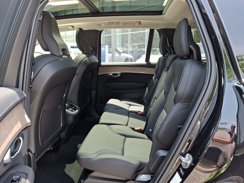 Certified 2025 Volvo XC90 B6 Plus AWD/4WD image 10