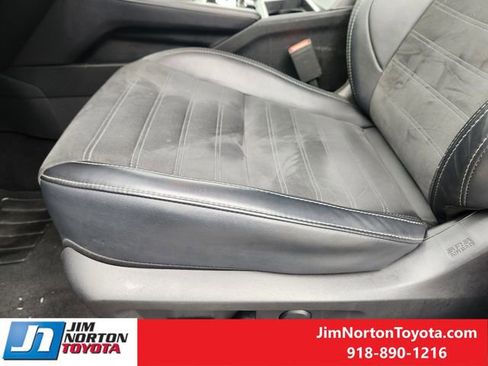 Used 2024 Mitsubishi Outlander SE image 27