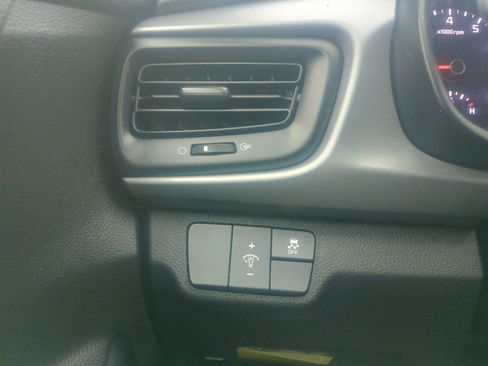 Used 2022 Kia Rio S w/ Technology Package image 19