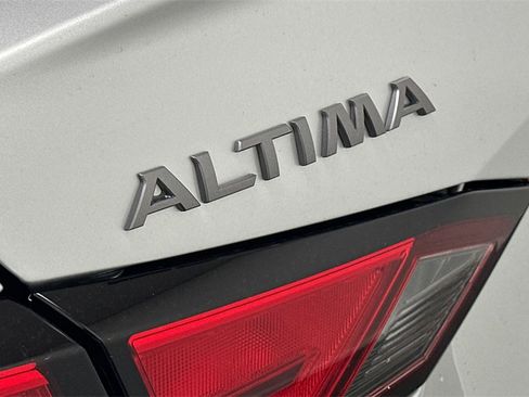 Used 2024 Nissan Altima 2.5 S image 17