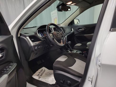 Used 2014 Jeep Cherokee Latitude w/ Comfort/Convenience Group image 13