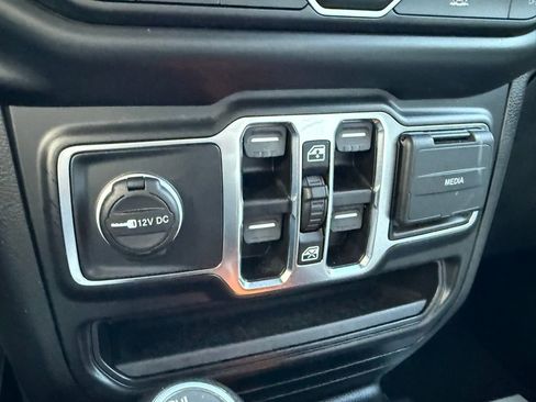 Used 2022 Jeep Wrangler Unlimited Sport image 21