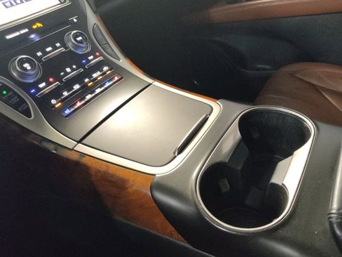 Used 2018 Lincoln MKX Reserve FWD image 26