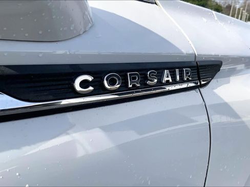 Used 2022 Lincoln Corsair Standard w/ Equipment Group 101A image 10