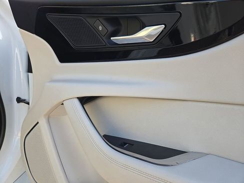 Used 2020 Jaguar XE S image 14