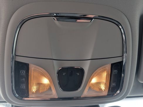 Used 2021 Jeep Cherokee Latitude Plus w/ Sun & Sound Group image 27