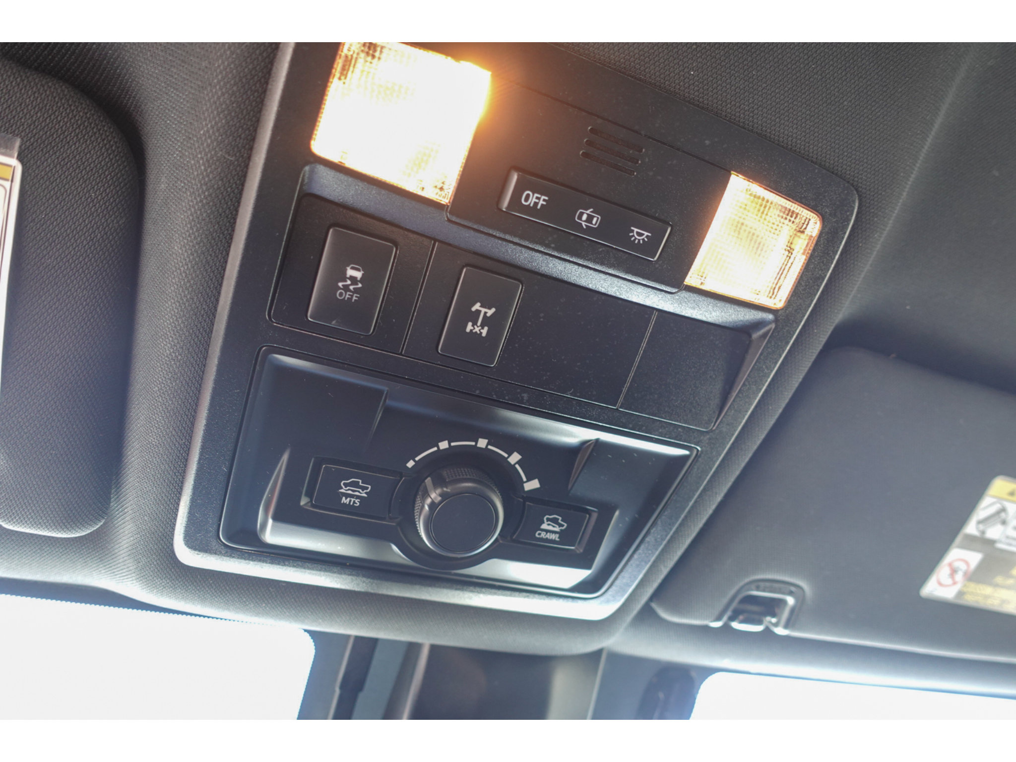 Used 2018 Toyota Tacoma TRD Off-Road w/ Technology Package AWD/4WD image 22