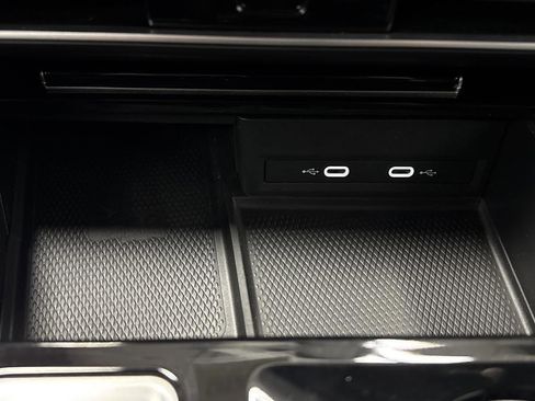 Used 2024 Volkswagen Atlas Peak Edition SE image 23