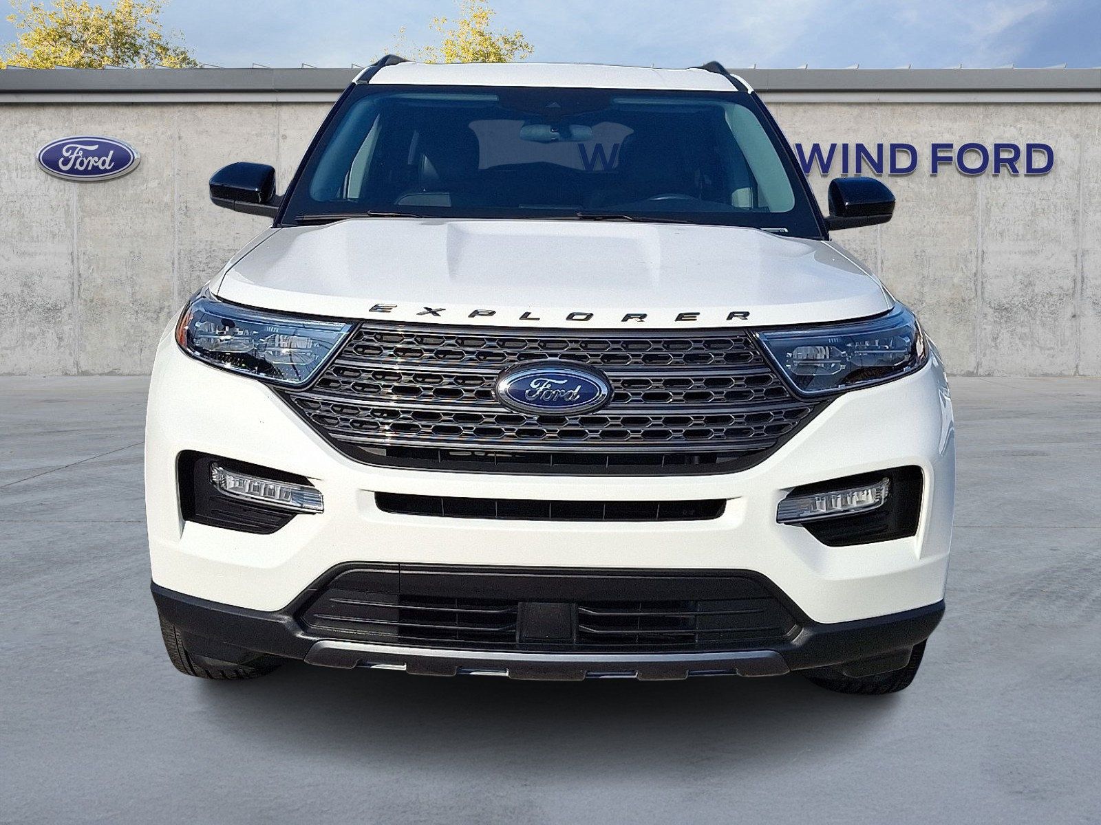 Used 2024 Ford Explorer XLT w/ Equipment Group 202A AWD/4WD image 2