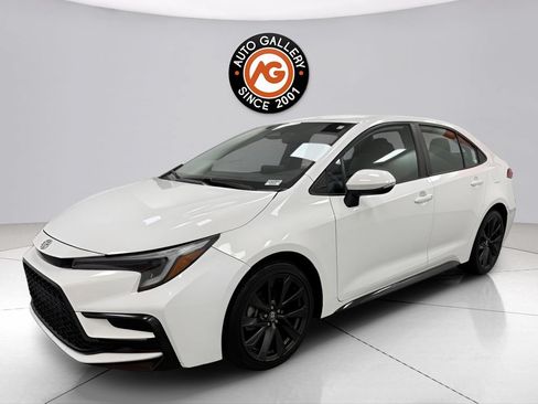 Used 2024 Toyota Corolla SE FWD image 8