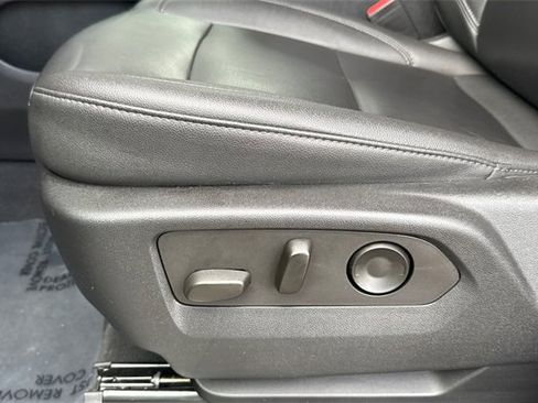 Used 2022 Chevrolet Tahoe LT w/ Luxury Package image 13