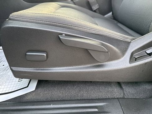 Used 2019 Chevrolet Colorado LT image 15