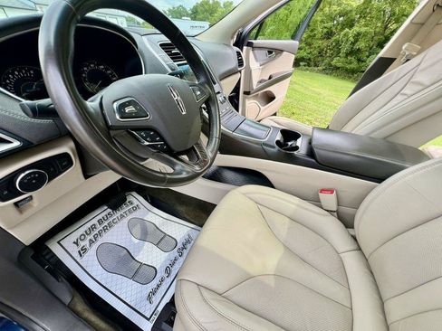 Used 2017 Lincoln MKX Select w/ Select Plus Package FWD image 8