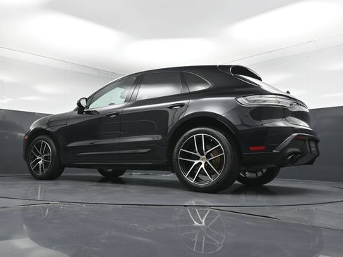 Certified 2025 Porsche Macan AWD/4WD image 26