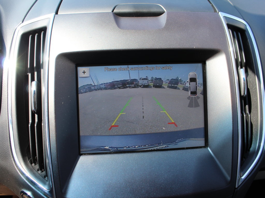 Used 2018 Ford Edge Titanium w/ Ford Safe & Smart Package FWD image 13