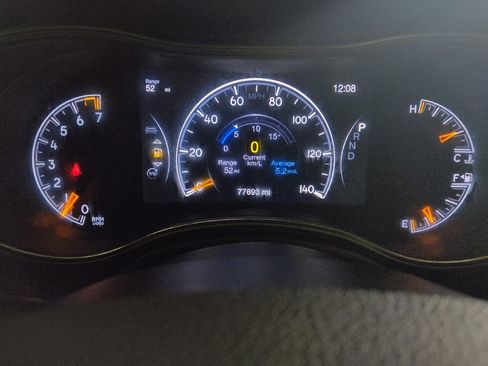 Used 2017 Jeep Grand Cherokee Altitude RWD image 23