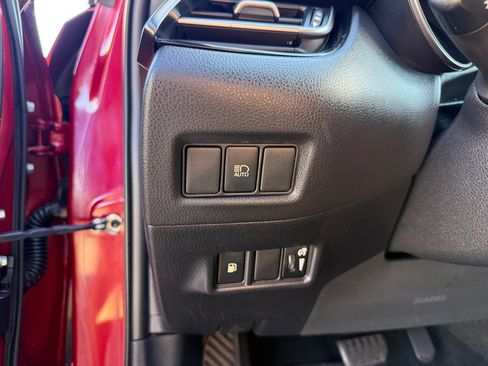 Used 2018 Toyota C-HR XLE FWD image 21
