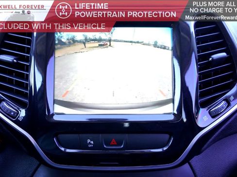 Used 2019 Jeep Cherokee Limited image 19