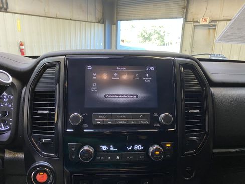 Used 2024 Nissan Titan SV w/ SV Convenience Package image 37