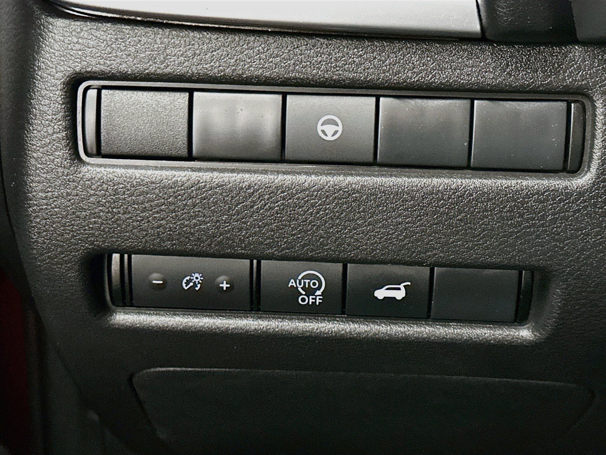 Used 2025 Nissan Rogue SV AWD/4WD image 17