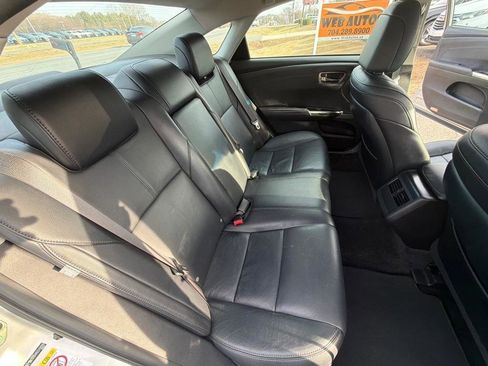 Used 2017 Toyota Avalon XLE image 24