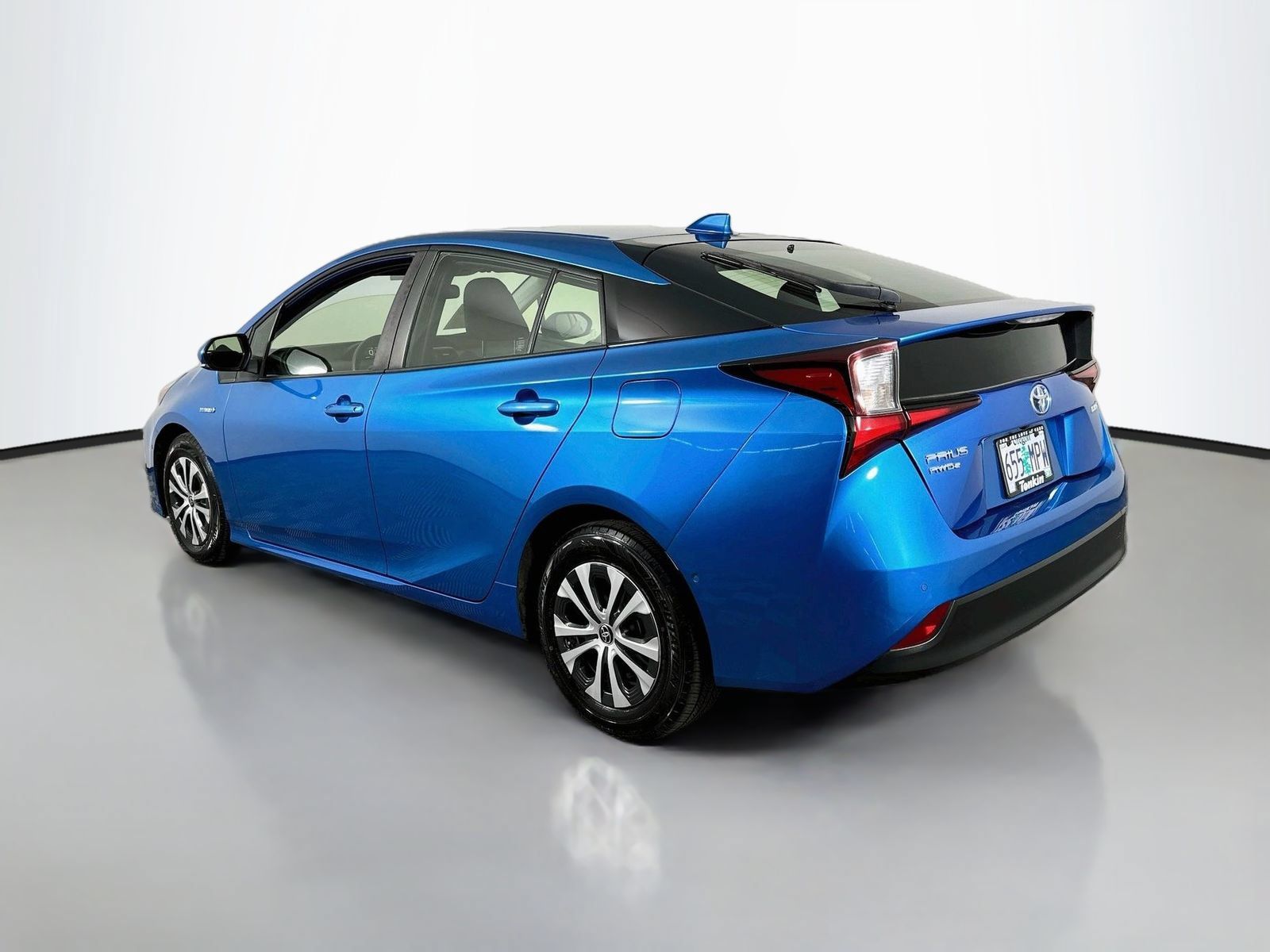 Used 2021 Toyota Prius LE AWD/4WD image 6