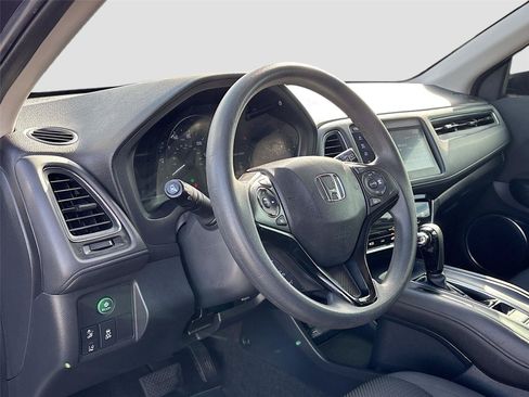 Used 2022 Honda HR-V EX image 9