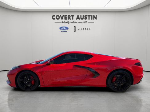 Used 2022 Chevrolet Corvette Stingray Coupe w/ 1LT RWD image 2