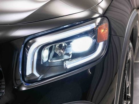 Certified 2023 Mercedes-Benz GLB 250 image 12