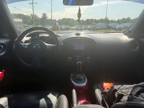 Used 2011 Nissan Juke SL w/ Sport Pkg FWD image 5