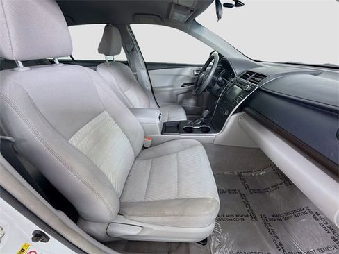 Certified 2017 Toyota Camry LE image 25