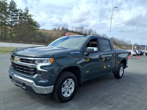Used 2025 Chevrolet Silverado 1500 LT image 4