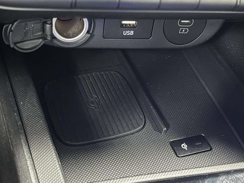 Certified 2025 Hyundai Elantra SEL FWD image 32