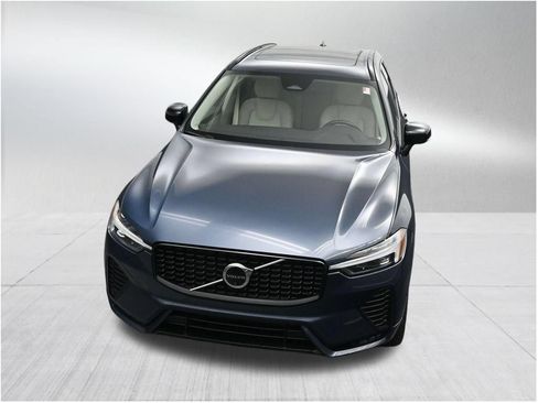 Used 2024 Volvo XC60 B5 Plus AWD/4WD image 21