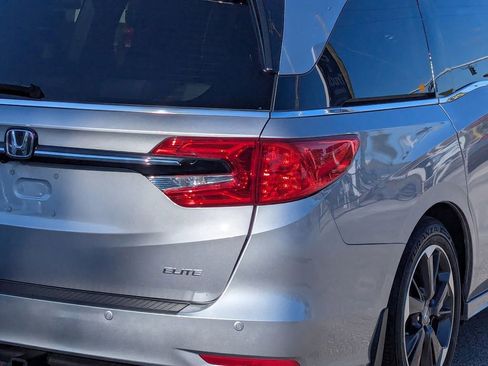 Used 2024 Honda Odyssey Elite image 7