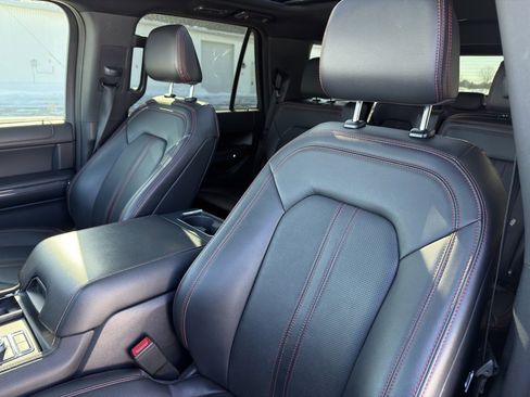 Used 2022 Ford Expedition Limited image 44