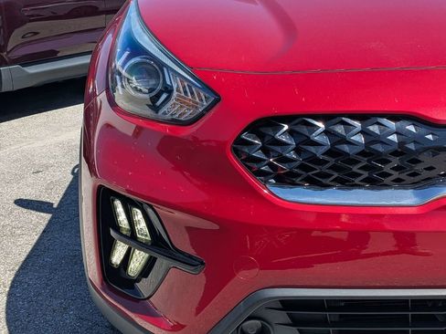 Used 2022 Kia Niro Touring Special Edition FWD image 8