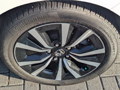 Certified 2024 Honda Civic EX-L image 13