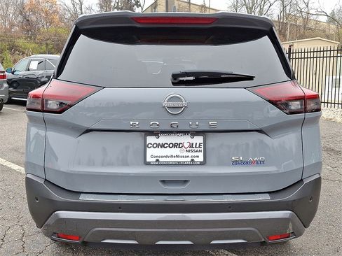 Used 2022 Nissan Rogue SL w/ SL Premium Package image 5