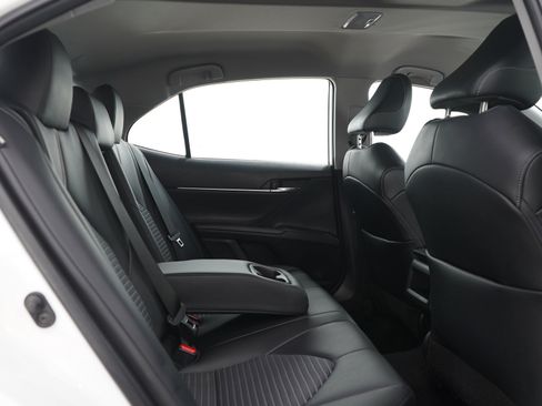 Used 2022 Toyota Camry SE FWD image 12
