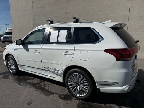 Used 2019 Mitsubishi Outlander GT image 2