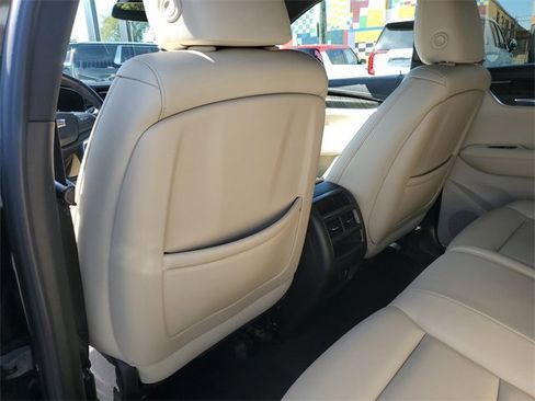 Used 2018 Cadillac XT5 FWD image 27