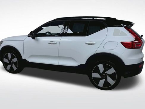 Used 2023 Volvo XC40 Recharge Ultimate image 22