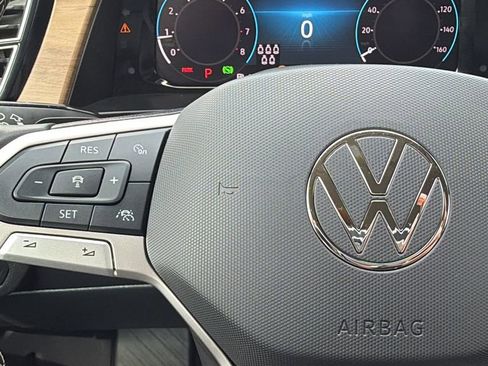 Used 2025 Volkswagen Atlas SE image 22