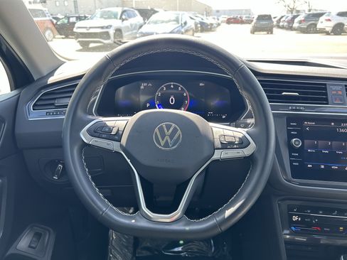 Certified 2024 Volkswagen Tiguan SE image 10