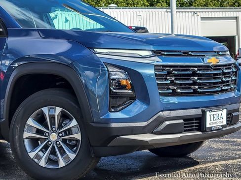 New 2026 Chevrolet Equinox LT w/ Convenience Package II FWD image 2