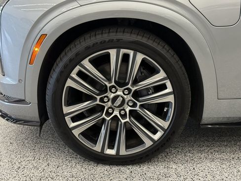 Used 2026 Cadillac Vistiq Platinum w/ LPO, Floor Liner Package AWD/4WD image 7