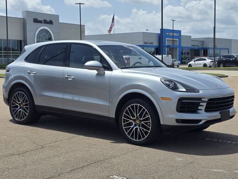 Used 2020 Porsche Cayenne AWD/4WD image 3