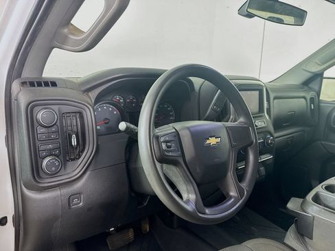 Used 2020 Chevrolet Silverado 1500 Custom w/ Custom Convenience Package AWD/4WD image 10