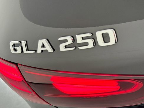 Certified 2025 Mercedes-Benz GLA 250 image 9